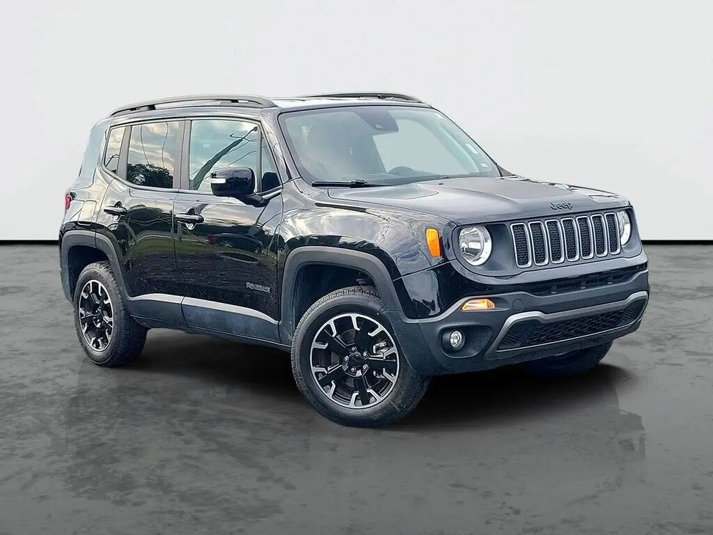 2023 Jeep Renegade Latitude — photo 1 of 12