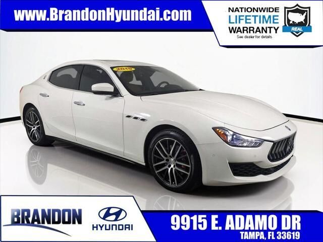 2019 Maserati Ghibli Base — photo 1 of 13