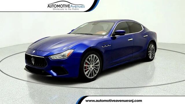 2022 Maserati Ghibli Modena Q4