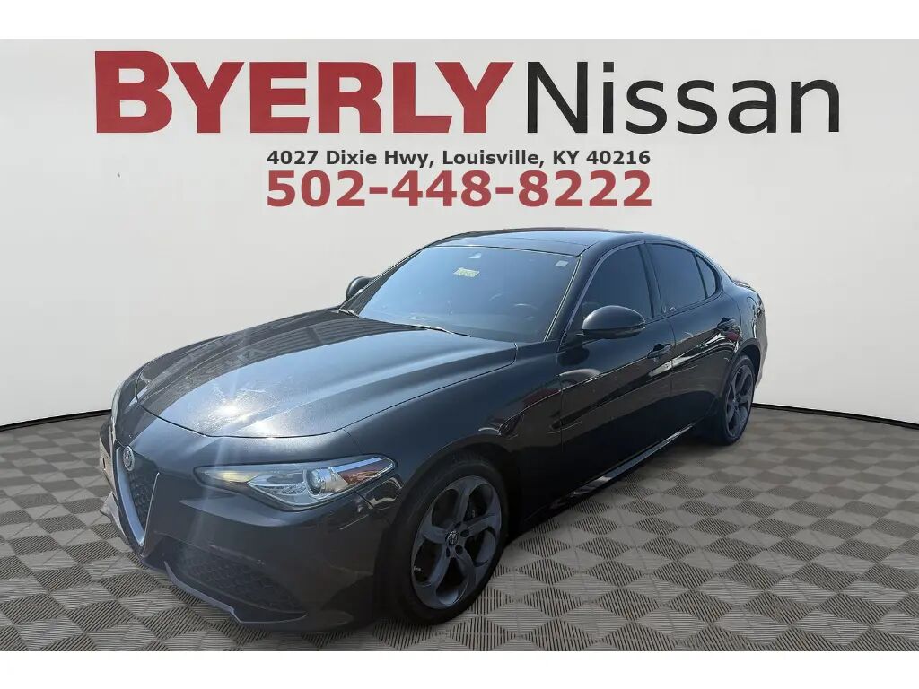 2017 Alfa Romeo Giulia Base — photo 1 of 13