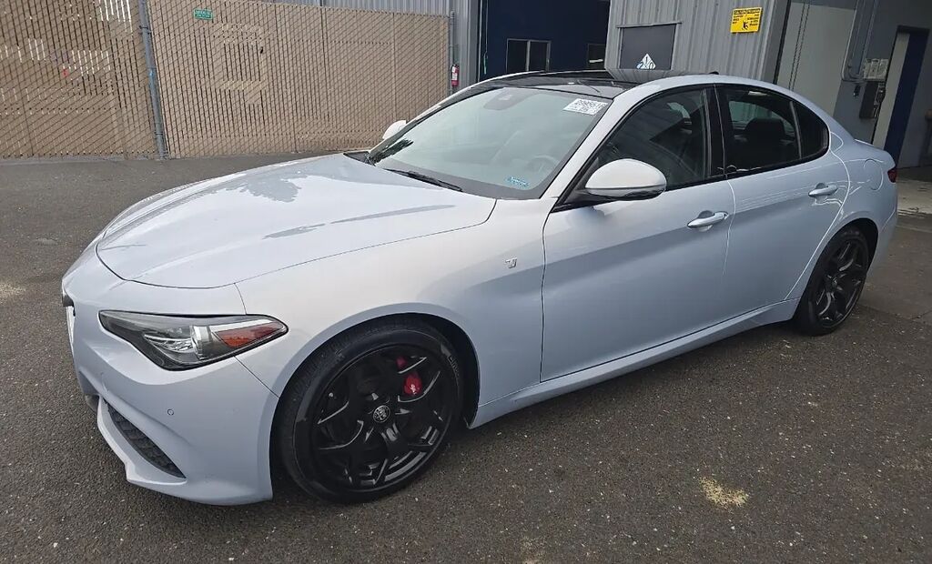 2022 Alfa Romeo Giulia Ti — photo 1 of 5