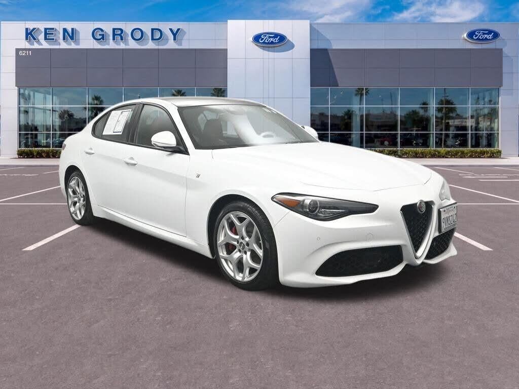 2022 Alfa Romeo Giulia Ti — photo 1 of 1