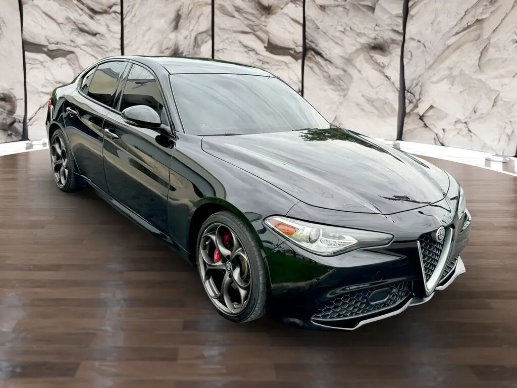 2019 Alfa Romeo Giulia Ti Sport — photo 1 of 13
