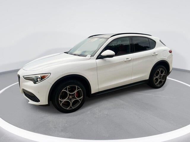 2023 Alfa Romeo Stelvio Sprint — photo 1 of 13