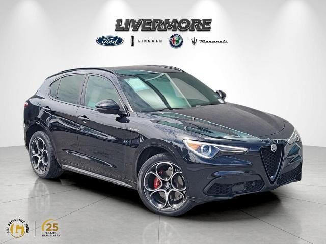 2023 Alfa Romeo Stelvio Ti — photo 1 of 12
