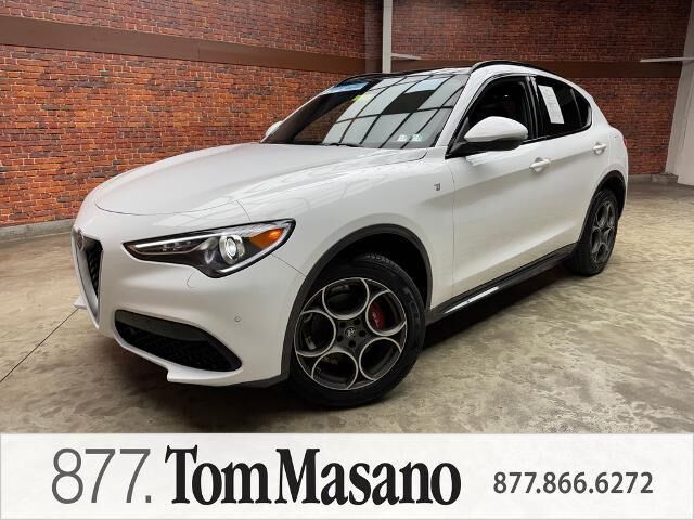 2023 Alfa Romeo Stelvio Ti — photo 1 of 13