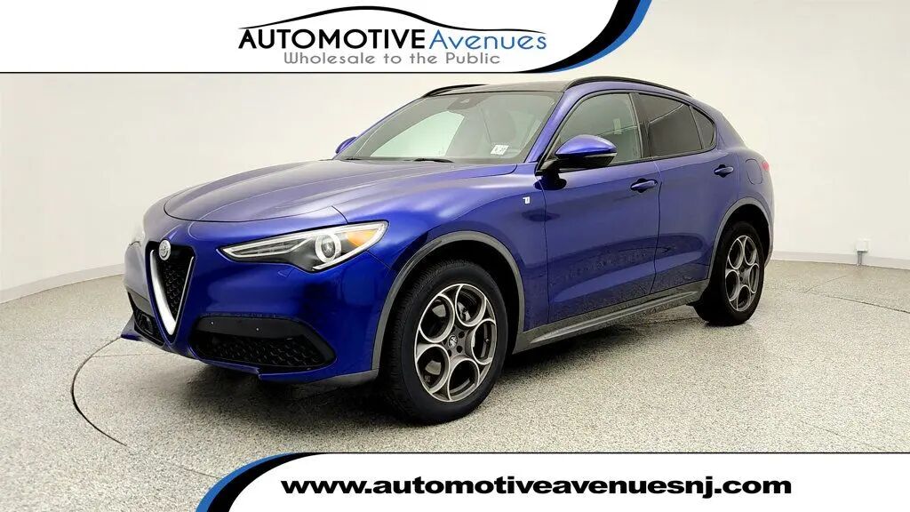 2022 Alfa Romeo Stelvio Ti — photo 1 of 13