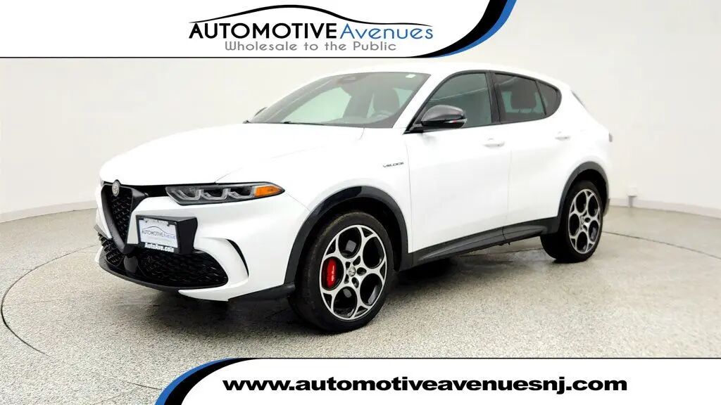 2024 Alfa Romeo Tonale Hybrid Veloce — photo 1 of 13