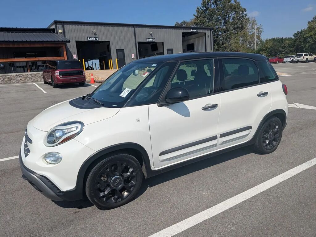 2018 FIAT 500L Trekking — photo 1 of 6
